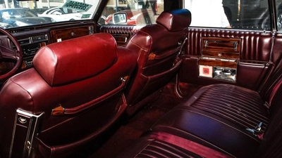 Cadillac Brougham 5.0 L-5