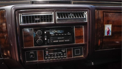 Cadillac Brougham 5.0 L-7