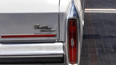 Cadillac Brougham 5.0 L-12