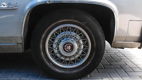 Cadillac Brougham 5.0 L