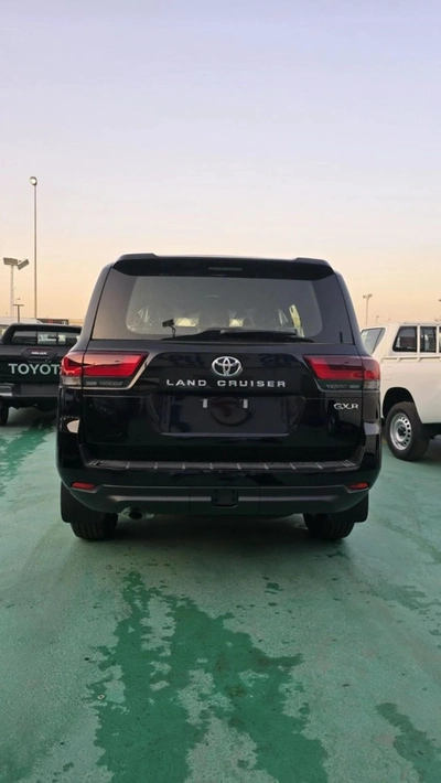 Toyota Land Cruiser GXR 4000 CC 2025 MODEL-4