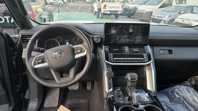Toyota Land Cruiser GXR 4000 CC 2025 MODEL-12