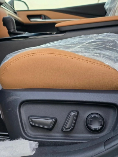 Toyota Camry E 2.5L-7