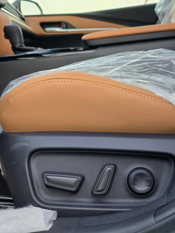 Toyota Camry E 2.5L