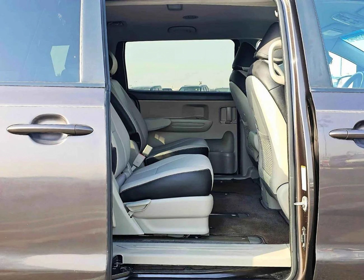 Kia Sedona LX / V6 / 3.3L / 7 SEATS / ELECTRIC SEATS/ EXPORT ONLY / LOT# 31911-2-2