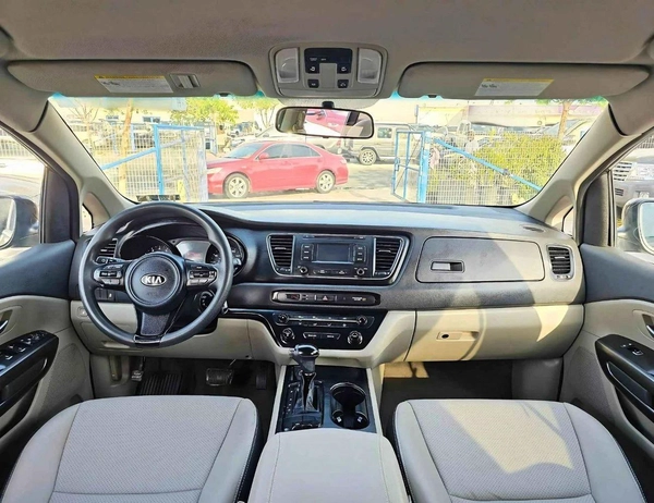 Kia Sedona LX / V6 / 3.3L / 7 SEATS / ELECTRIC SEATS/ EXPORT ONLY / LOT# 31911