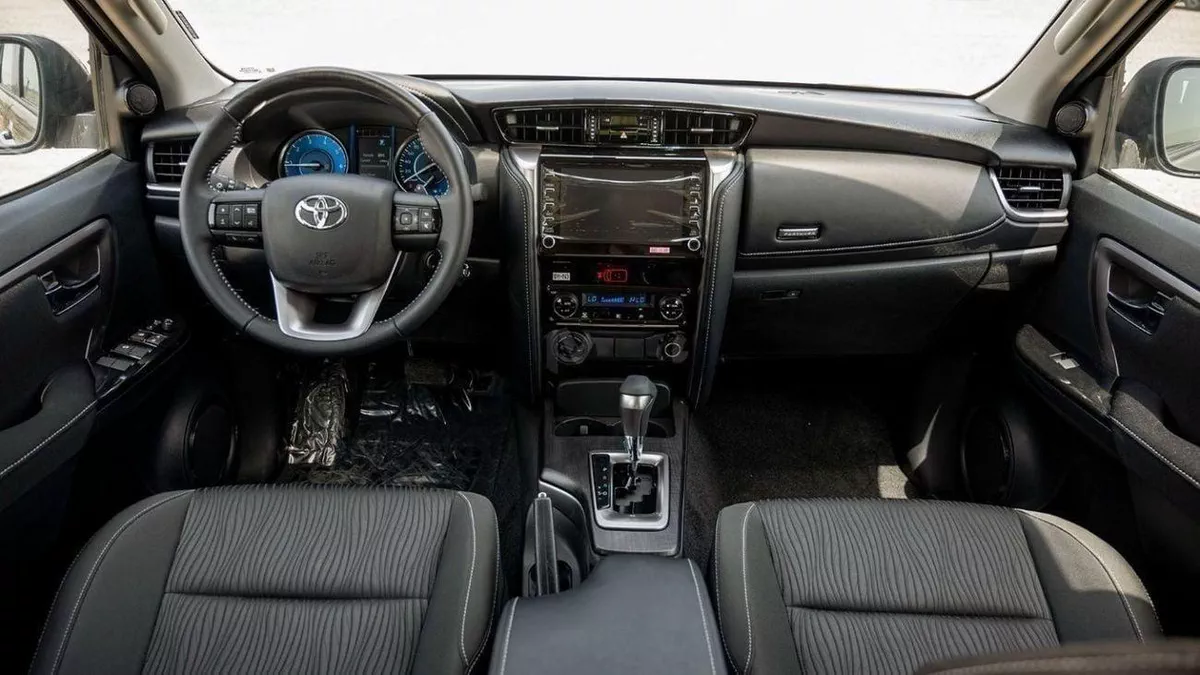 Toyota Fortuner EXR 2.4D AT 4X4 MY2025 – BRONZE-9-0