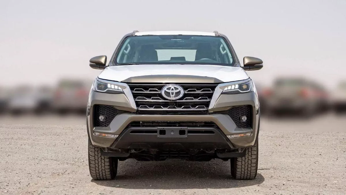Toyota Fortuner EXR 2.4D AT 4X4 MY2025 – BRONZE-1-0