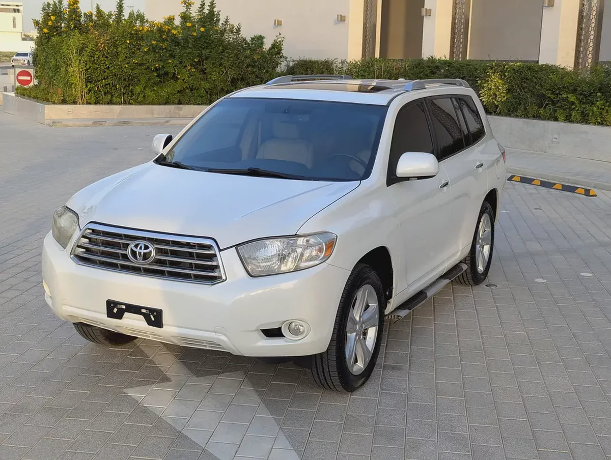 2010 Toyota Highlander Limited | American Specs | Well Maintained Car Full Option With Low KM-2-2