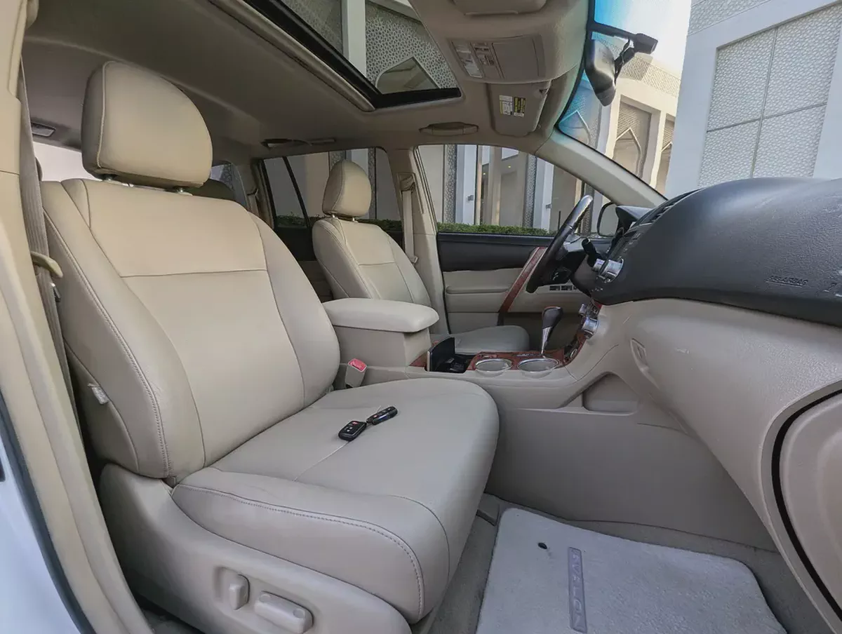 2010 Toyota Highlander Limited | American Specs | Well Maintained Car Full Option With Low KM-7-7