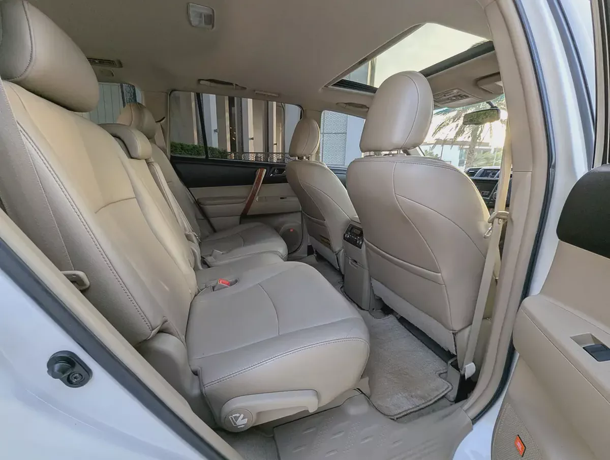 2010 Toyota Highlander Limited | American Specs | Well Maintained Car Full Option With Low KM-8-8