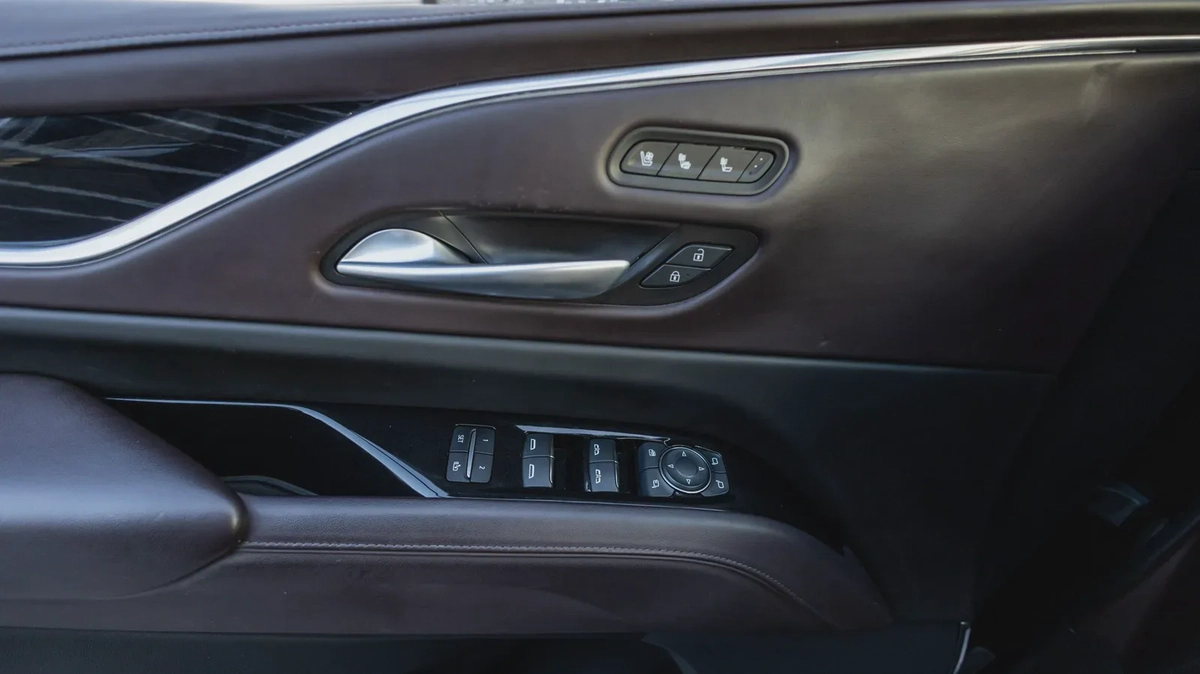 Cadillac Escalade 2023-6-6
