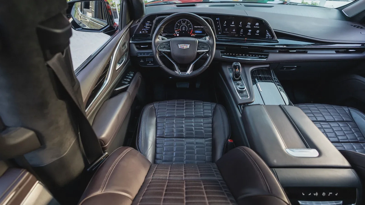 Cadillac Escalade 2023-9-9
