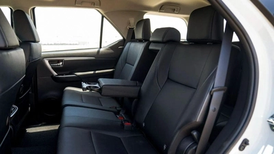 Toyota Fortuner TOYTA FORTUNER 2.8 DIESEL FULL PTION AT 4X4-0