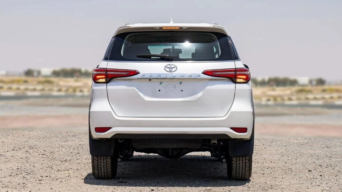 Toyota Fortuner TOYTA FORTUNER 2.8 DIESEL FULL PTION AT 4X4-19-19