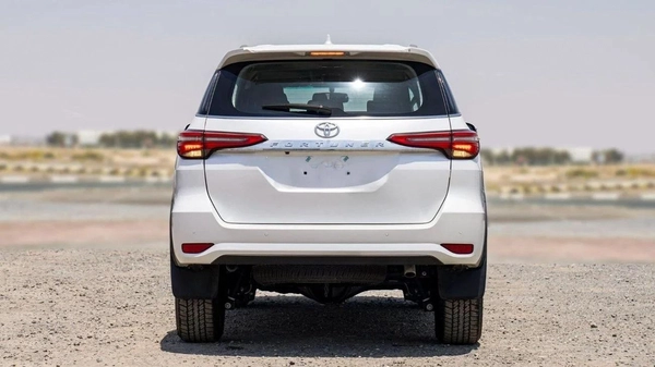 Toyota Fortuner TOYTA FORTUNER 2.8 DIESEL FULL PTION AT 4X4