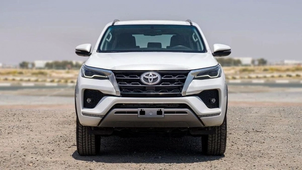 Toyota Fortuner TOYTA FORTUNER 2.8 DIESEL FULL PTION AT 4X4