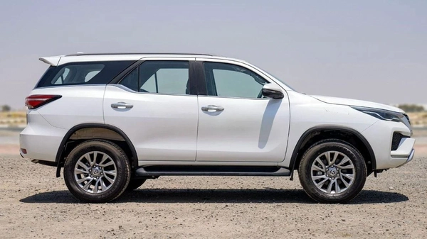Toyota Fortuner TOYTA FORTUNER 2.8 DIESEL FULL PTION AT 4X4