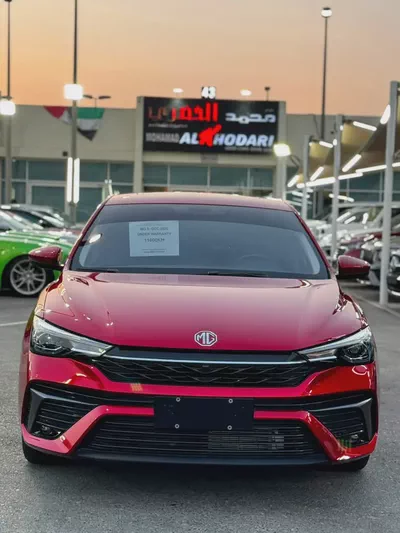 (2025) MG 5 // GCC // UNDER WARRANTY 6 YEARS // ORIGINAL PAINT//EXCELLENT CONDITION-1
