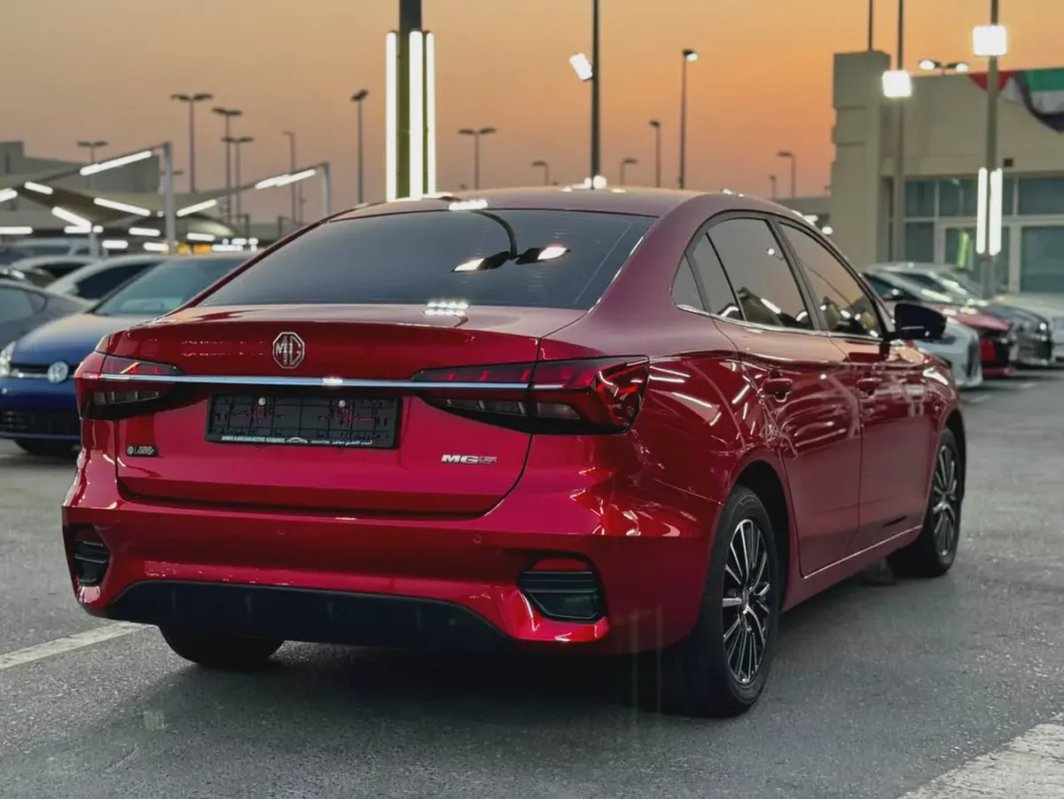 (2025) MG 5 // GCC // UNDER WARRANTY 6 YEARS // ORIGINAL PAINT//EXCELLENT CONDITION-6-6