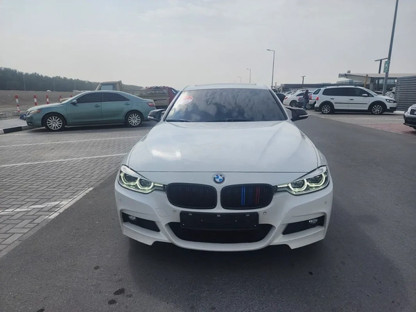 BMW 3-Series 320i Modern-line