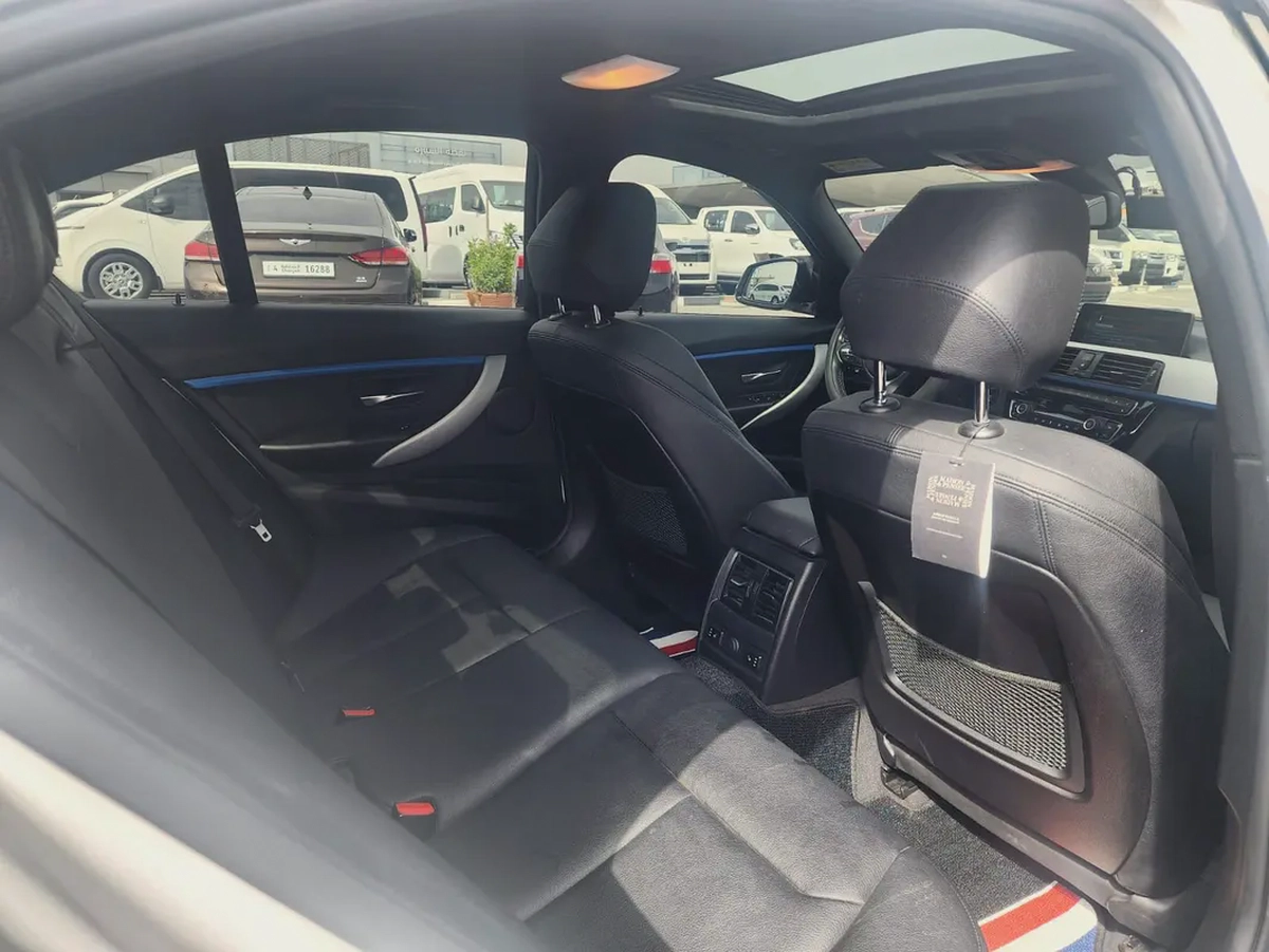 BMW 3-Series 320i Modern-line-9-9