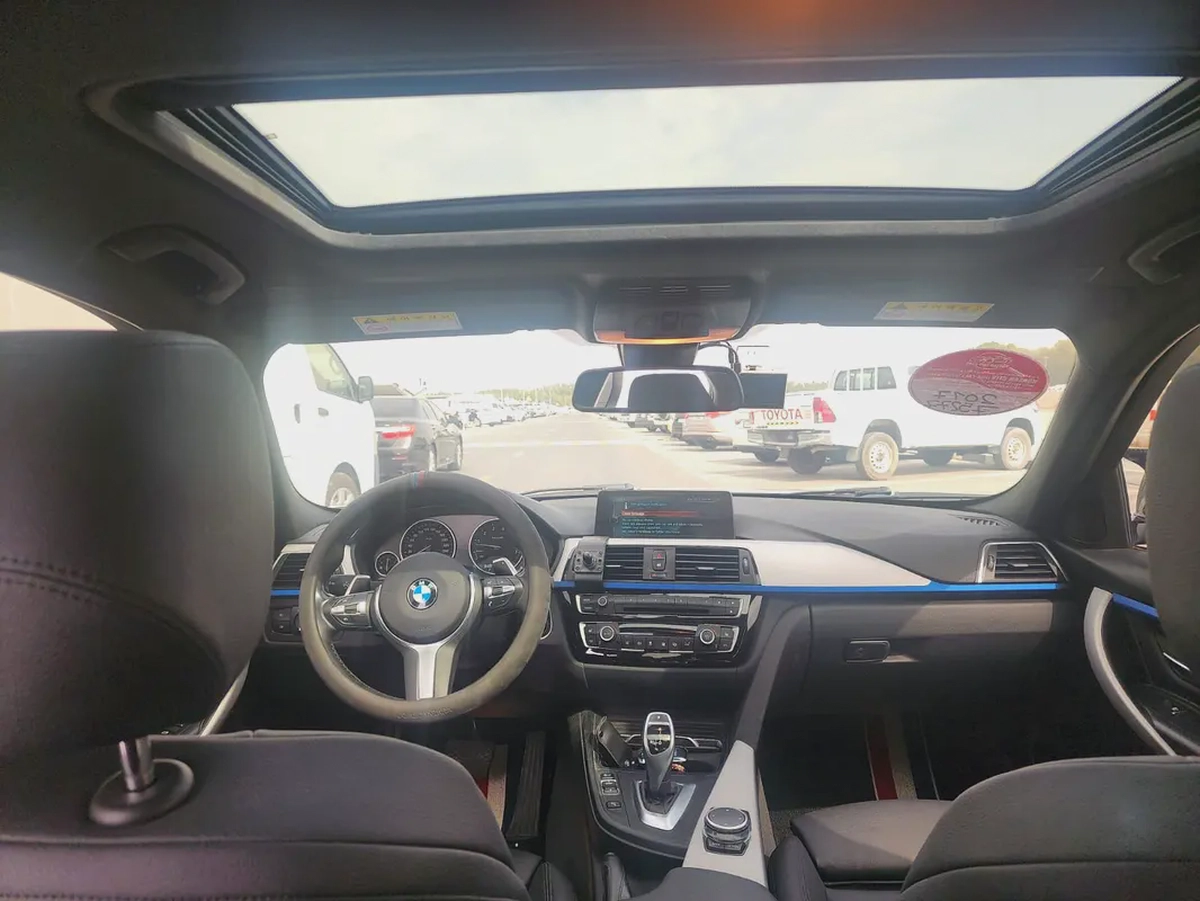 BMW 3-Series 320i Modern-line-10-10