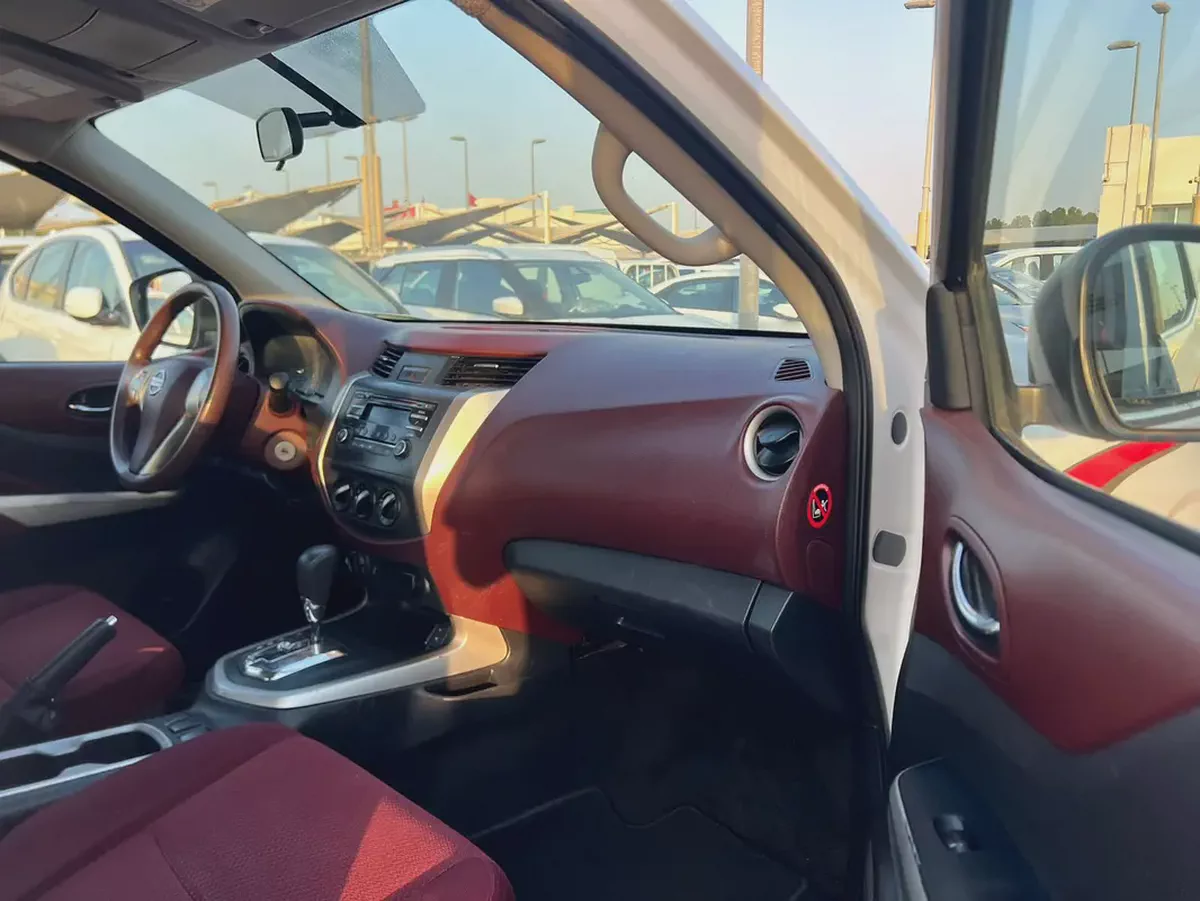 2020 Nissan Navara | 4X4 | Full Automatic | Low mileage | GCC | Clean | Ref#1158-9-9