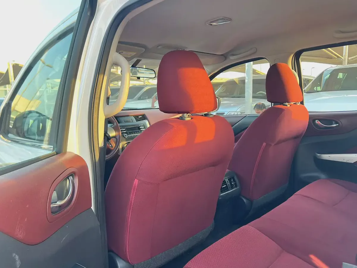 2020 Nissan Navara | 4X4 | Full Automatic | Low mileage | GCC | Clean | Ref#1158-12-12