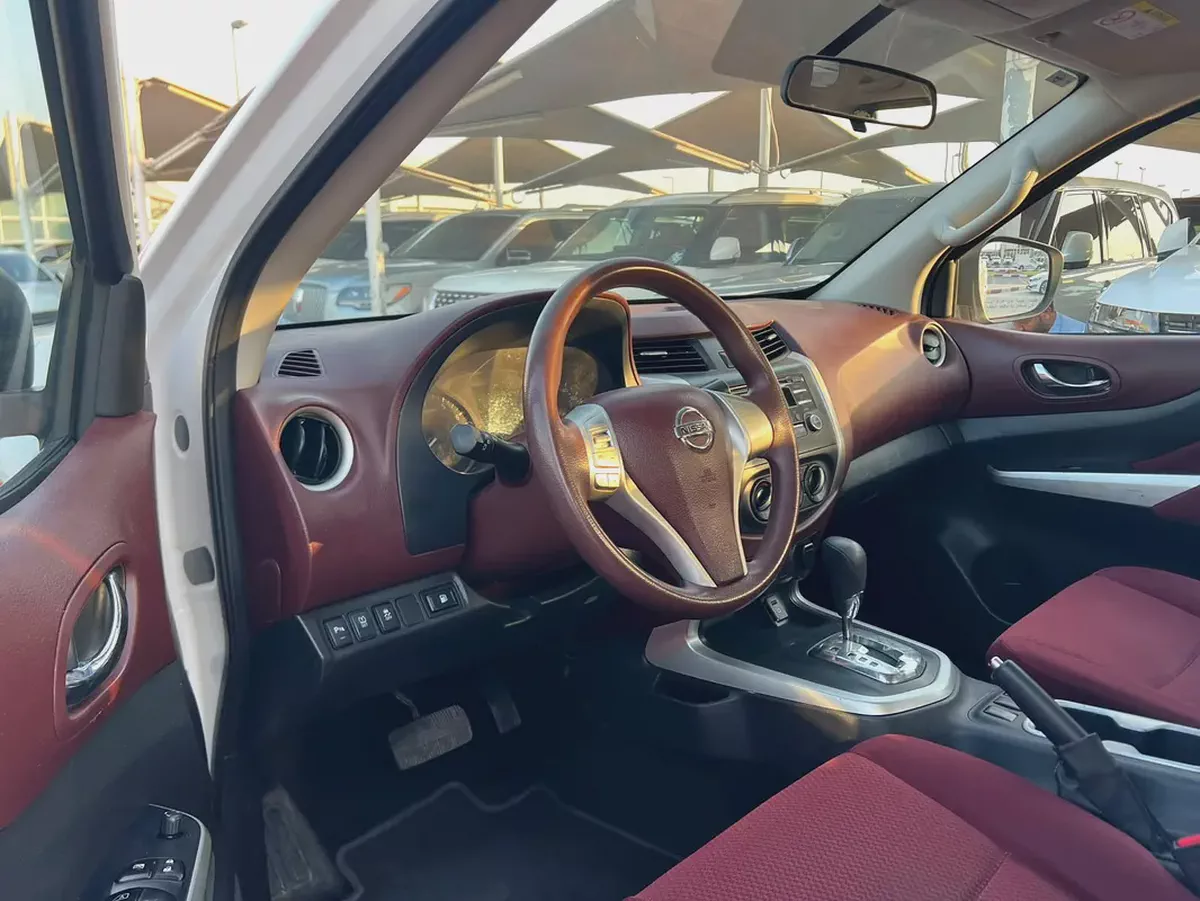 2020 Nissan Navara | 4X4 | Full Automatic | Low mileage | GCC | Clean | Ref#1158-7-7