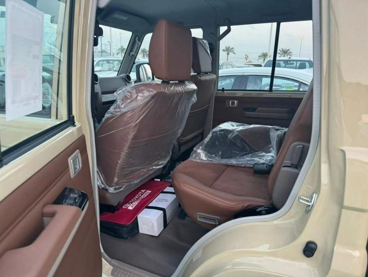 Toyota Land Cruiser Pick Up 2.8L DIESEL AUTOMATIC DOUBLE CABIN FULL OPTION 2024 GCC-4-4
