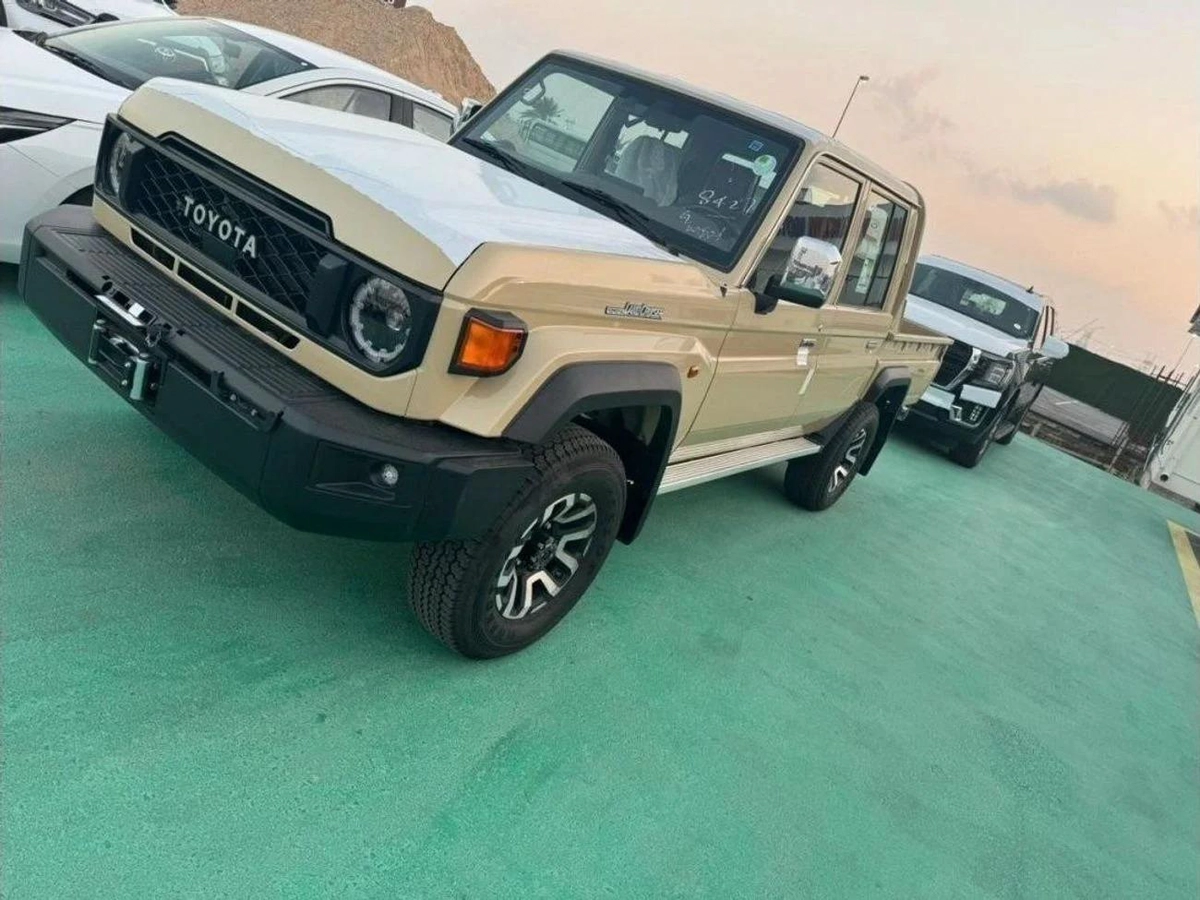 Toyota Land Cruiser Pick Up 2.8L DIESEL AUTOMATIC DOUBLE CABIN FULL OPTION 2024 GCC-2-2