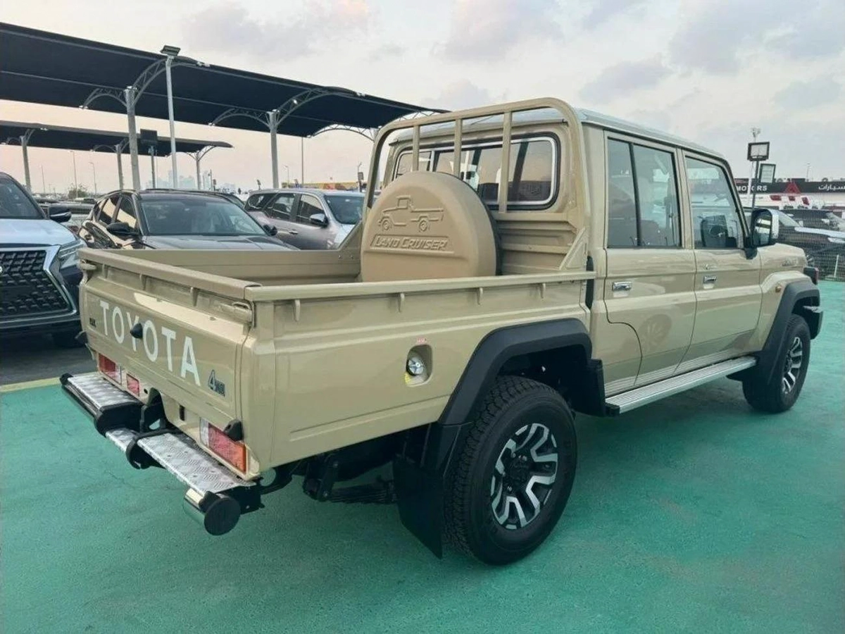Toyota Land Cruiser Pick Up 2.8L DIESEL AUTOMATIC DOUBLE CABIN FULL OPTION 2024 GCC-12-12