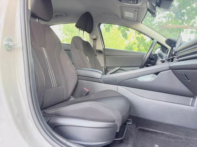 2022 Hyundai Elantra GLS | Canadian Specs | Well Maintained-4