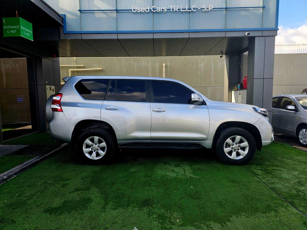 Toyota Prado TXL/ V6 4.0/ LEATHER/ LOW MILEAGE/ SINGLE OWNER-3-3