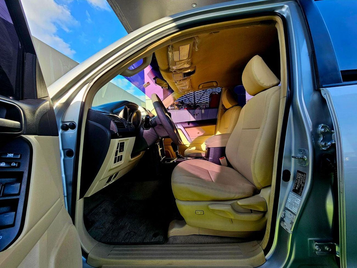 Toyota Prado TXL/ V6 4.0/ LEATHER/ LOW MILEAGE/ SINGLE OWNER-11-11