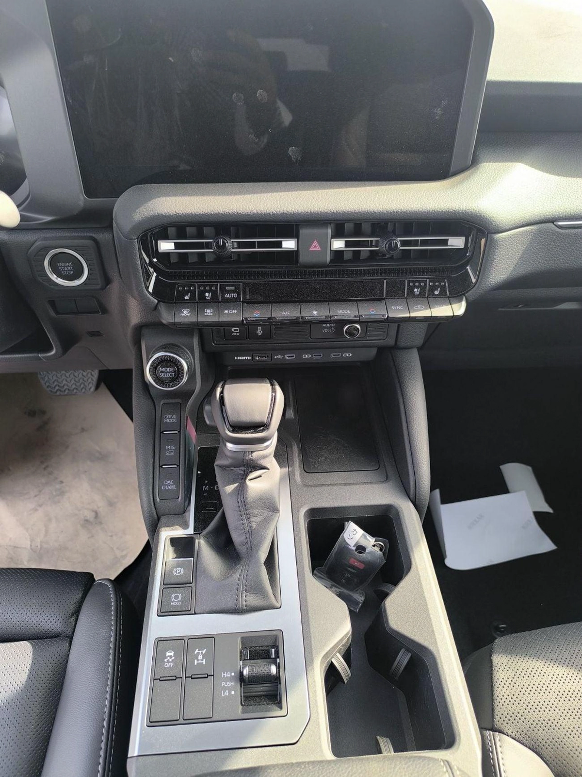 Toyota Prado VXR TOYOTA PRADO VX 2.4L PETROL AT 4WD MY2025 FULL OPTION-8-0