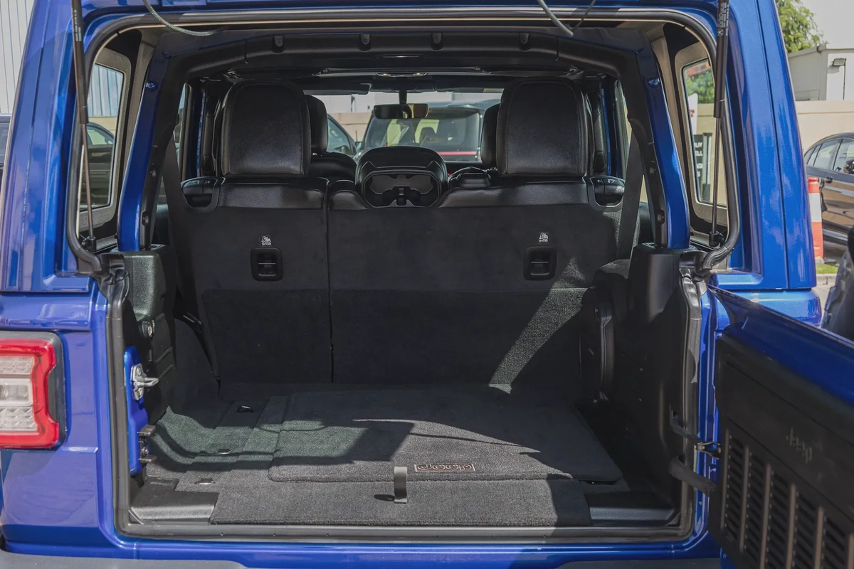 Jeep Wrangler-1-1