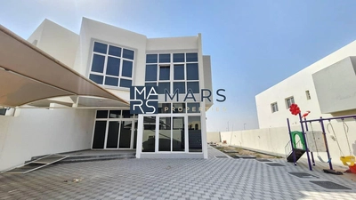 🌟 Discover Luxury Living in Al Tai with This Stunning 5-Bedroom Villa for Rent-1