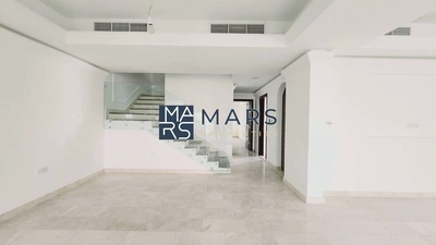 🌟 Discover Luxury Living in Al Tai with This Stunning 5-Bedroom Villa for Rent-4
