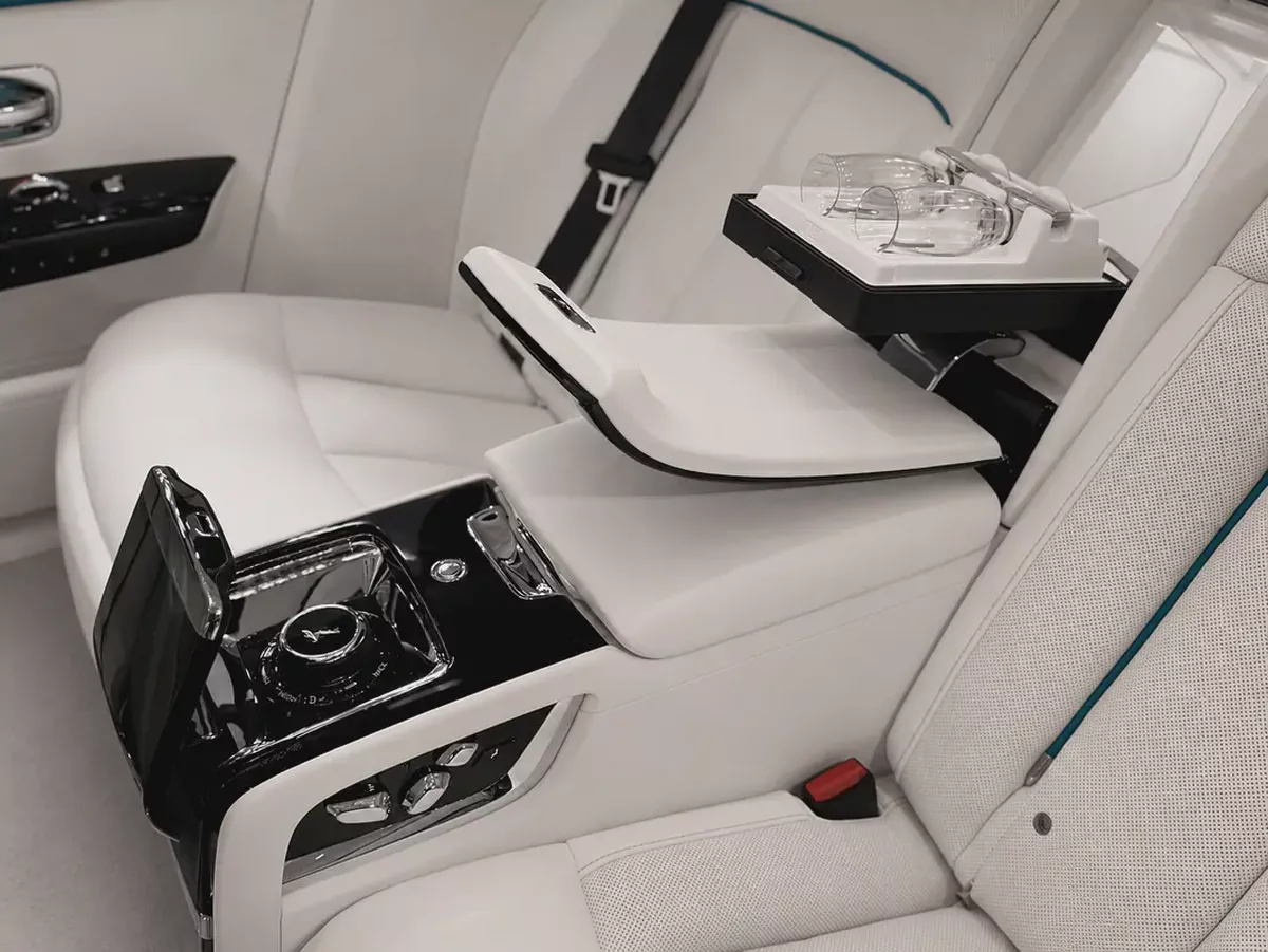Rolls-Royce Phantom Standard 2024 European Specs-9-9