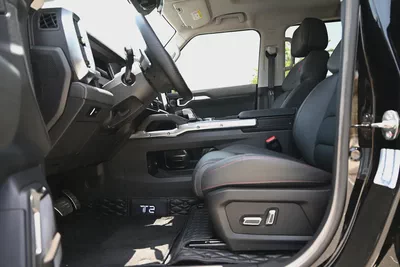 0% DP - LOW KM - 5 YEARS WARRANTY - DEFENDER KIT - JETOUR T2 LUXURY+-15