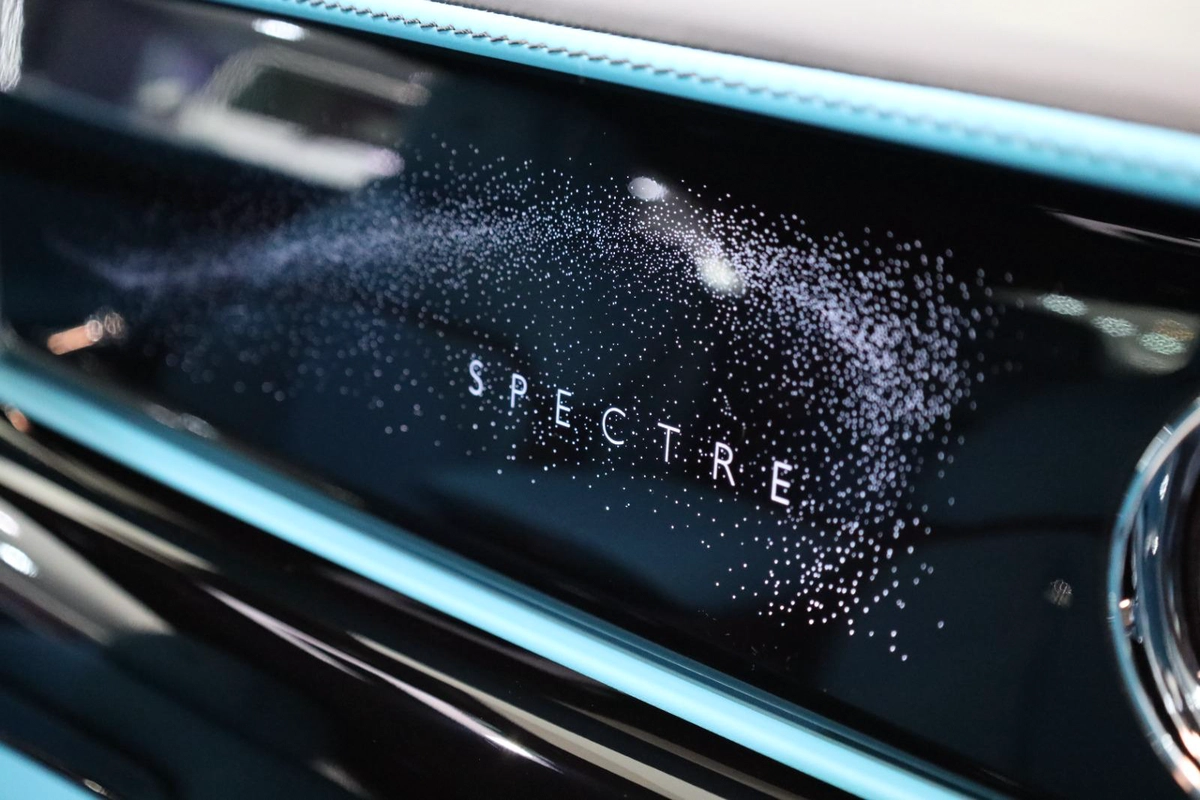 Rolls-Royce Spectre 2024-11-11
