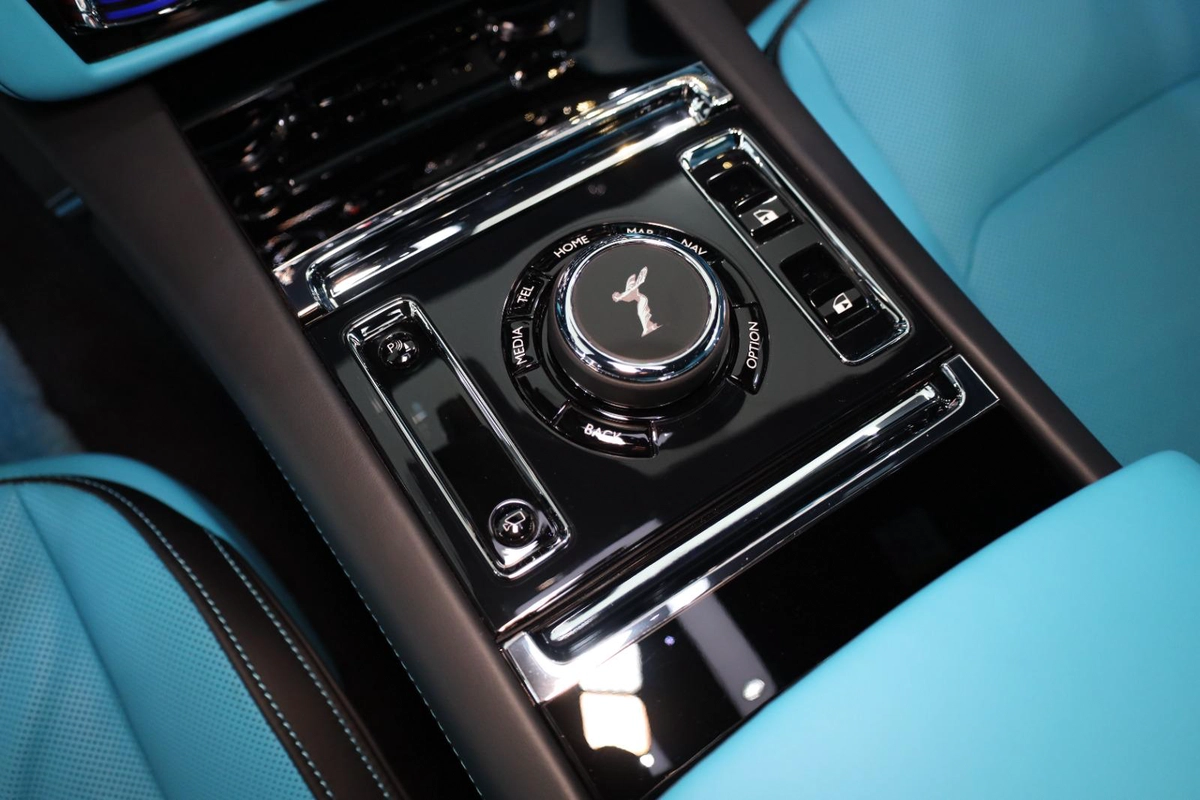 Rolls-Royce Spectre 2024-12-12