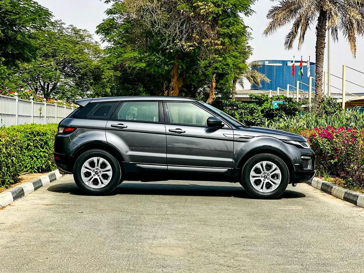LAND ROVER EVOQUE GCC VERY CLEAN 2016-6-6