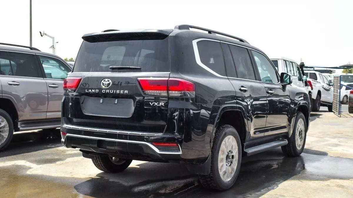 Toyota Land Cruiser VXR Toyota land cruiser VXR 3.5L petrol MY 2025-14-0