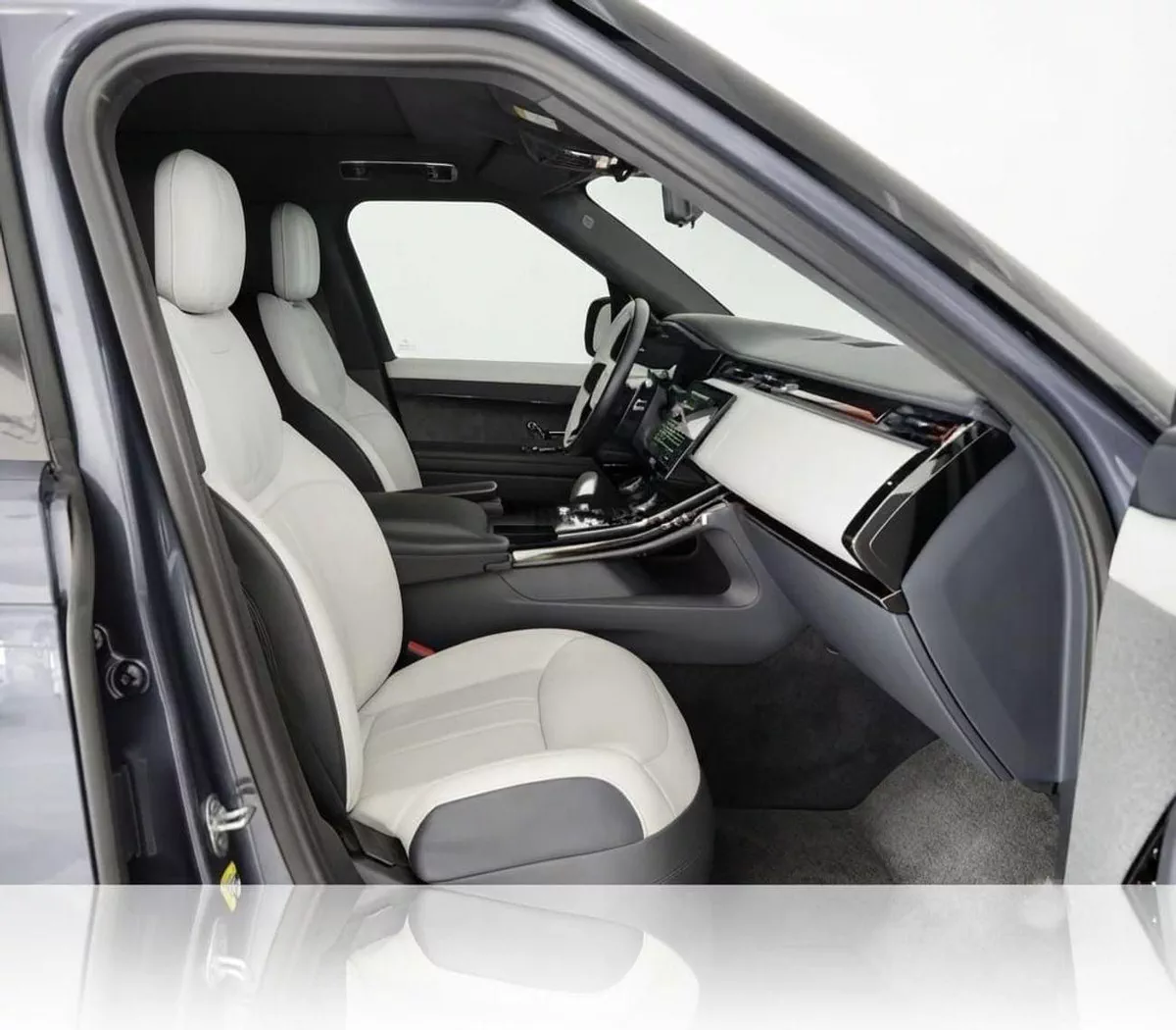 Land Rover Range Rover Sport AUTOBIOGRAPHY P400 FIRST EDITION V8 4.4L-8CYL FULLY AGENCY MAINTAINED UNDER WARRANTY . AL TAYER MOTORS-5-0