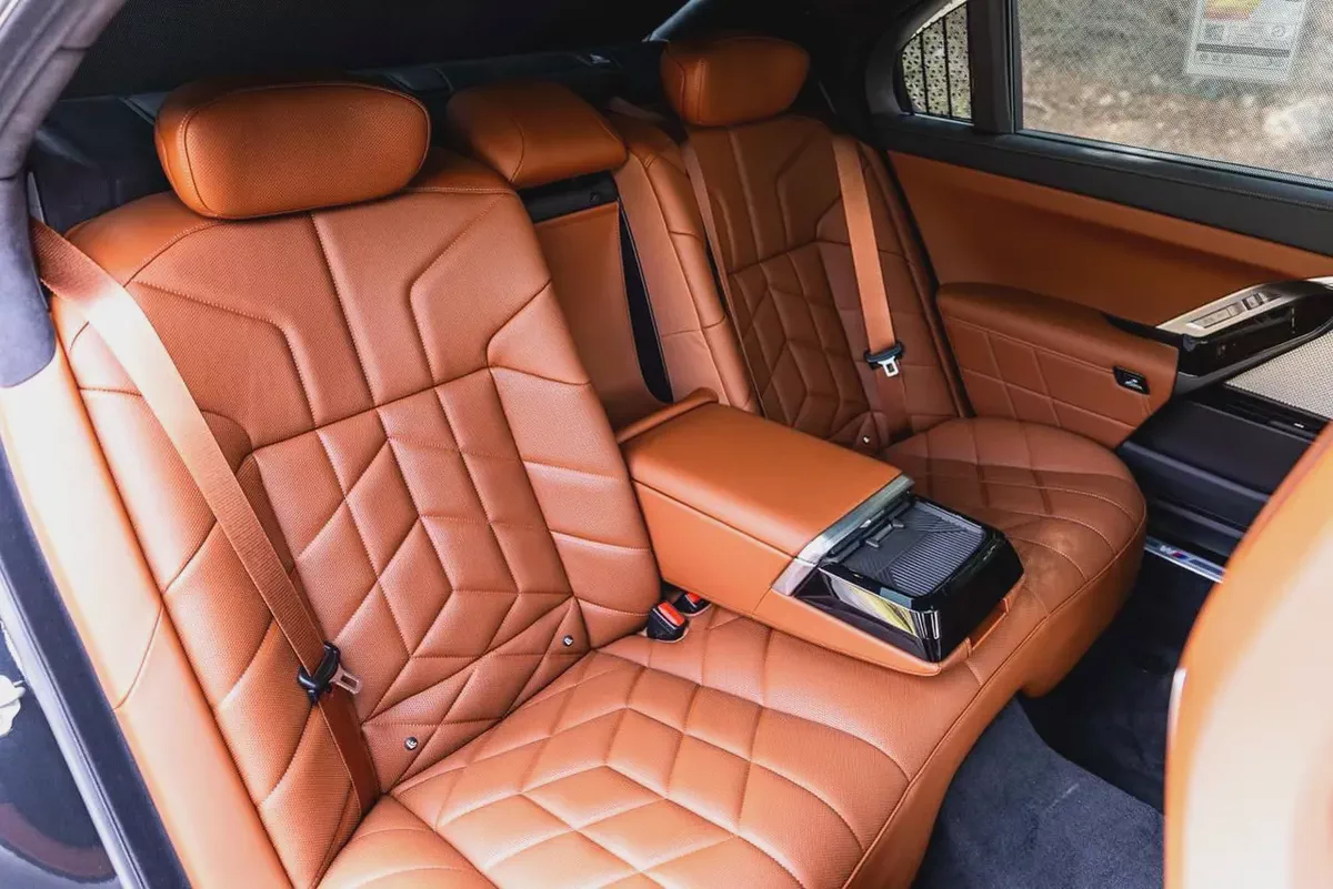 BMW 735i Luxury + M Kit – 2026 | BRAND NEW | EXPORT ONLY | AED 420,000-13-13