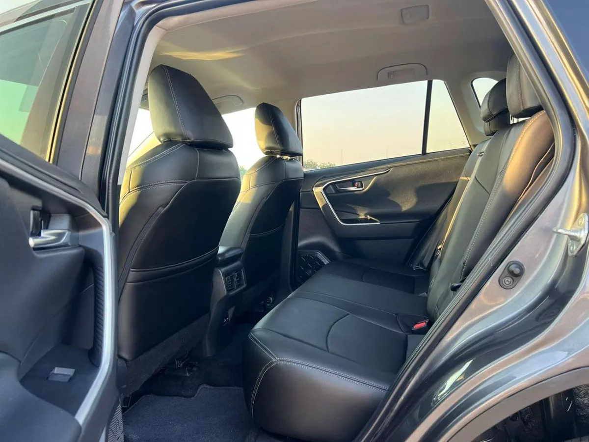 Toyota RAV4 XLE 2023 Toyota Rav4 XLE Full Option 2.5L V4 - Rear Camera & Sensor - Leather Seat - AWD 4x4 - Push Star-14-0