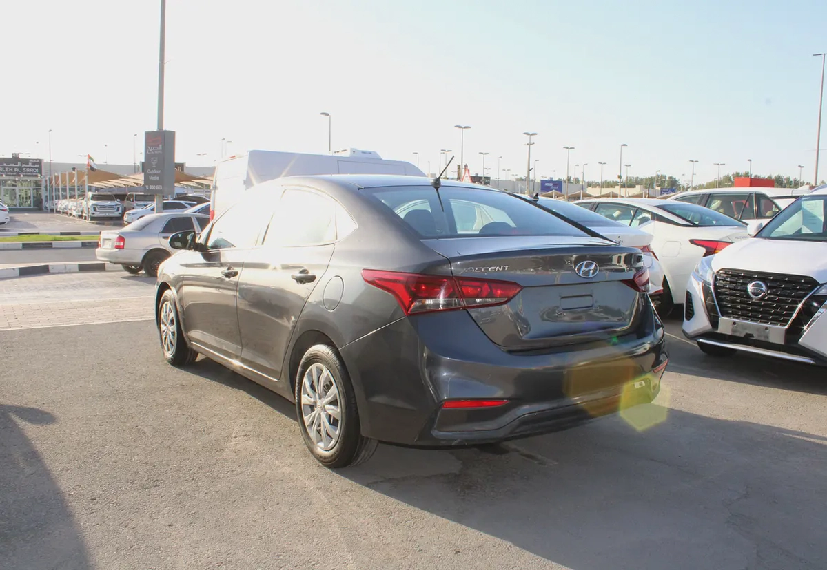 Hyundai Accent 2020 GL | GCC Specs | Reliable  Fuel Efficient-3-3